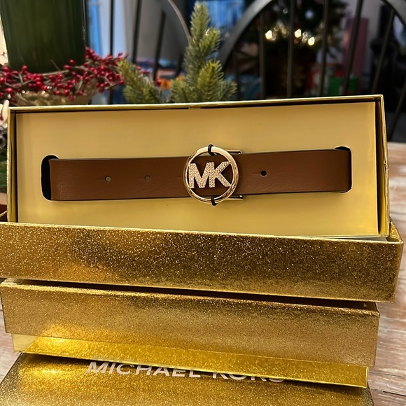 Brand new inbox pave logo belt by Michael Kors! Size small/medium - Picture 1 of 1